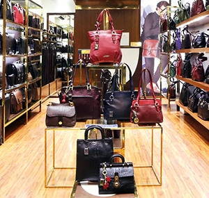 Wholesale Handbags Distributors New York 2024 favors